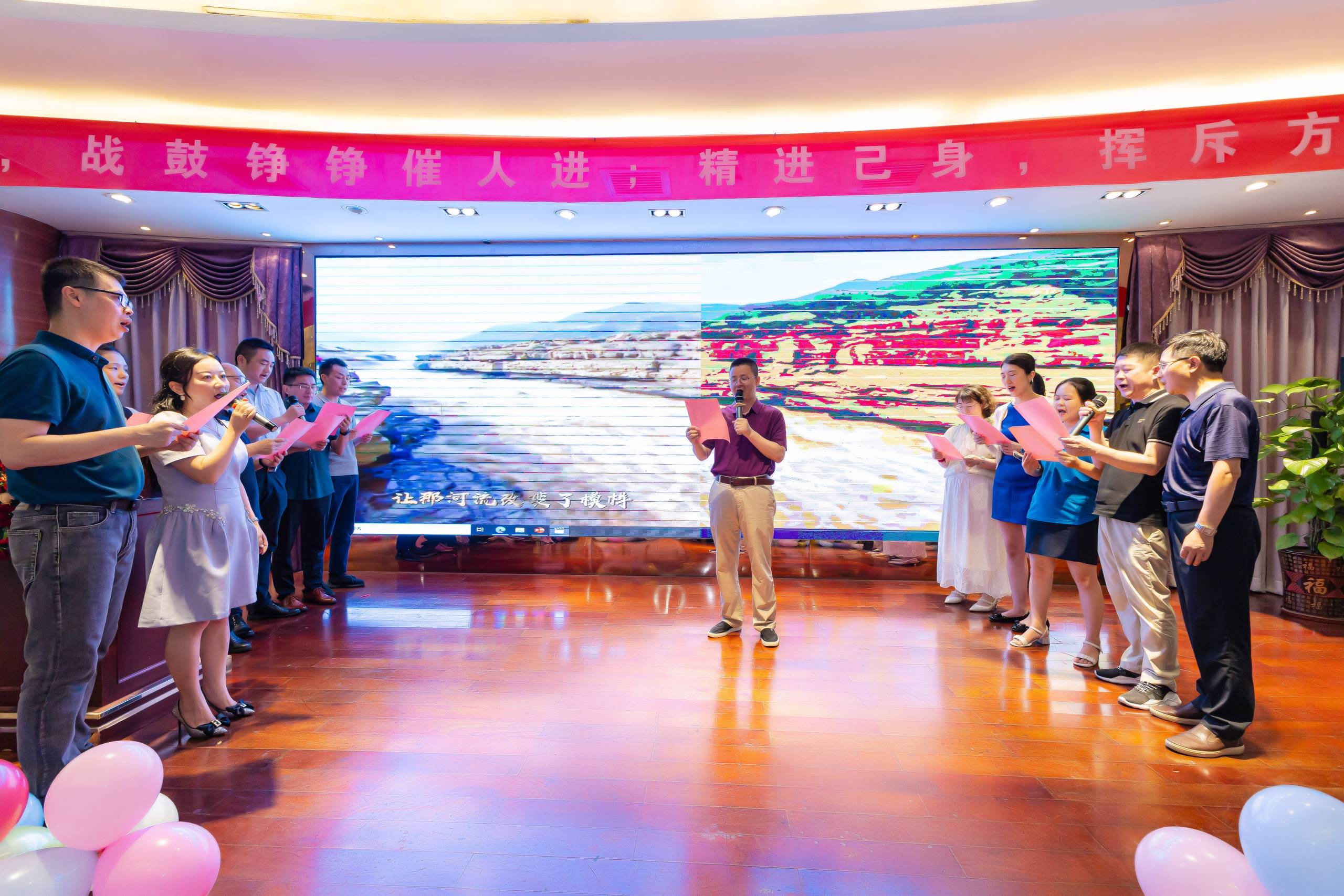 0dc887f0d65a411c2e59819869dc247d.jpg 0dc887f0d65a411c2e59819869dc247d.jpg